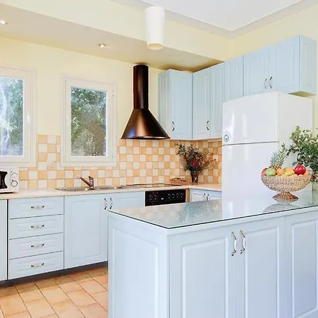 Sleeps 6 Pool Air Con Wifi Villa