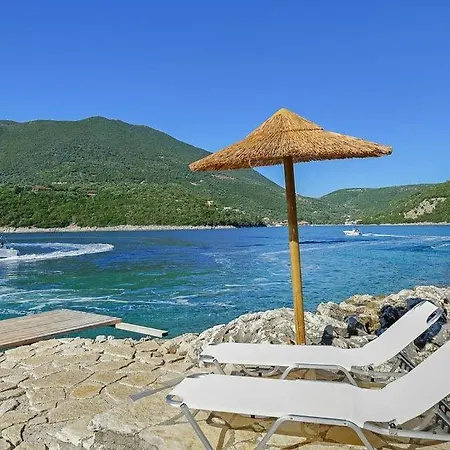 Sleeps 6 Pool Air Con Wifi Sivota