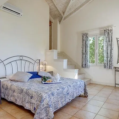 Villa Sleeps 6 Pool Air Con Wifi