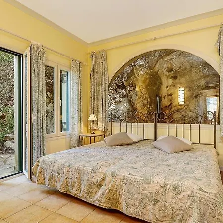 Villa Sleeps 6 Pool Air Con Wifi *