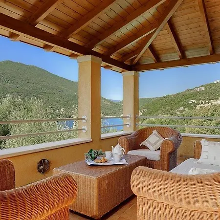 Villa Sleeps 6 Pool Air Con Wifi