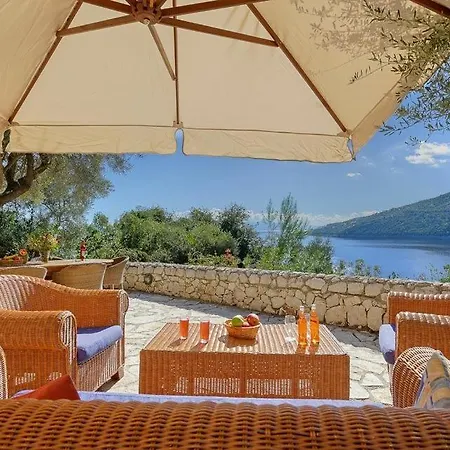 Sleeps 6 Pool Air Con Wifi Villa